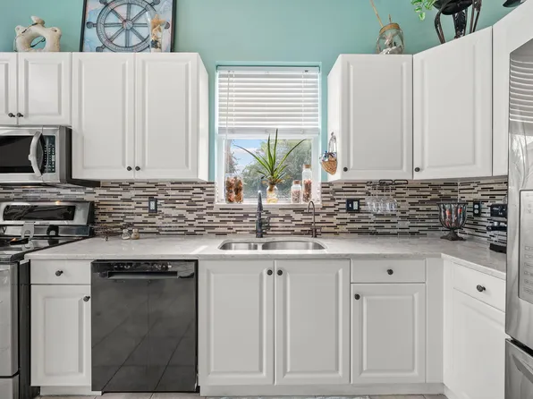 1245 Oakwater Drive, Royal Palm Beach, FL 33411