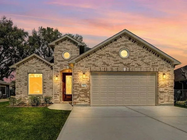 8405 Folkstone Ln, Houston, TX 77075