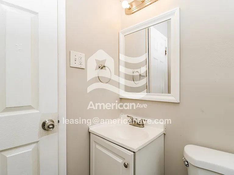 699566_009_main_bathroom_9.jpg