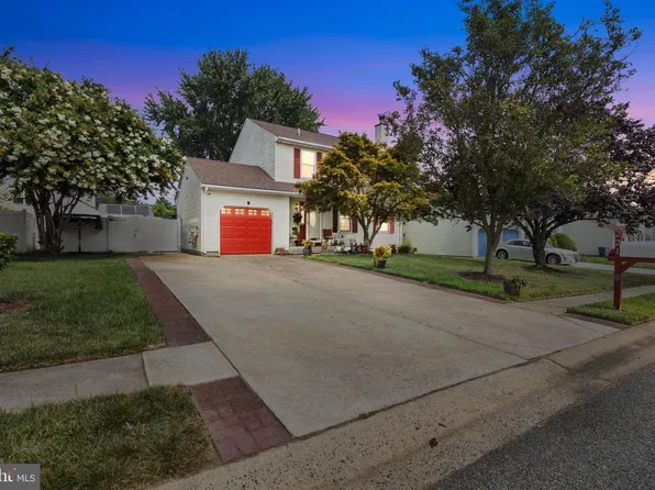 221 Romeo Dr, New Castle, DE 19720