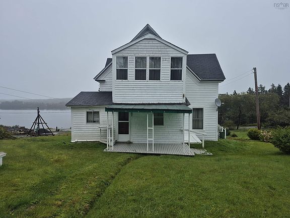 4th image of 588 Isaacs Harbour Rd