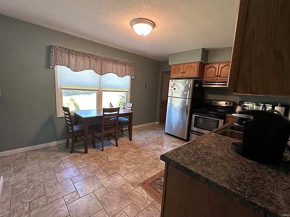 5th image of 811 Glenwood Pl