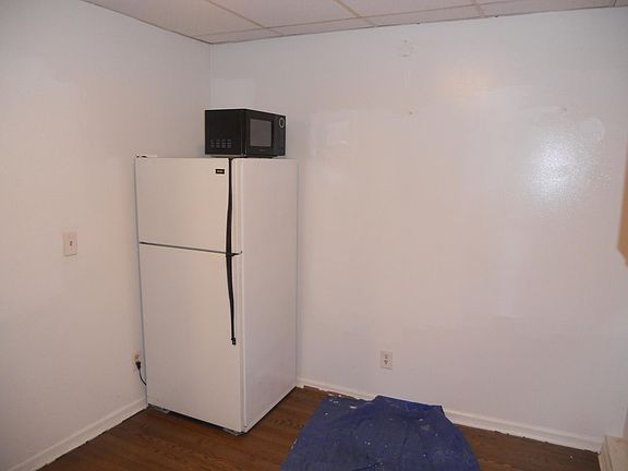 5th image of 727 Elmwood Ave