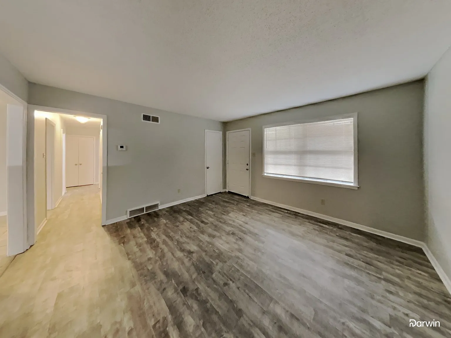 4 bed, 1.5 bath, 2076 sqft, $1,350 — Photo 3