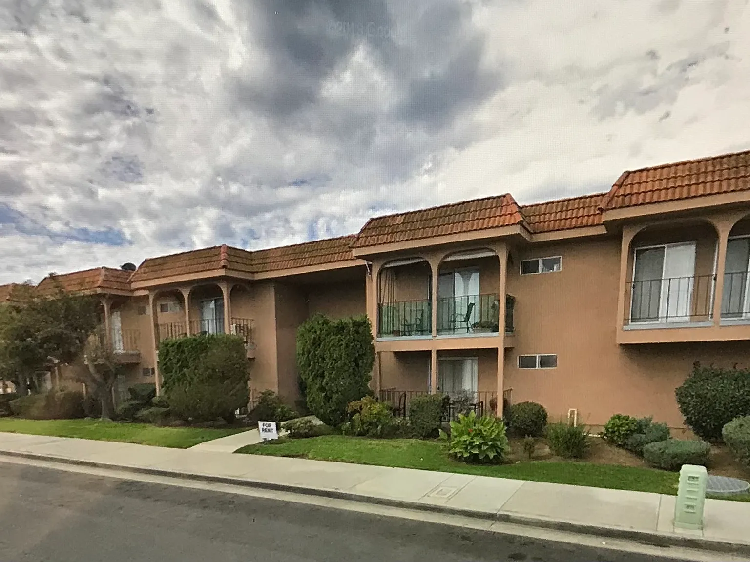 1 bed, 700 sqft, $2,100 — Photo 1