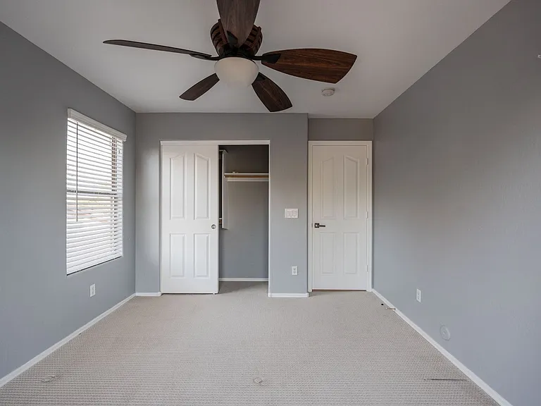 1546 E Nightingale Ln — Photo 40