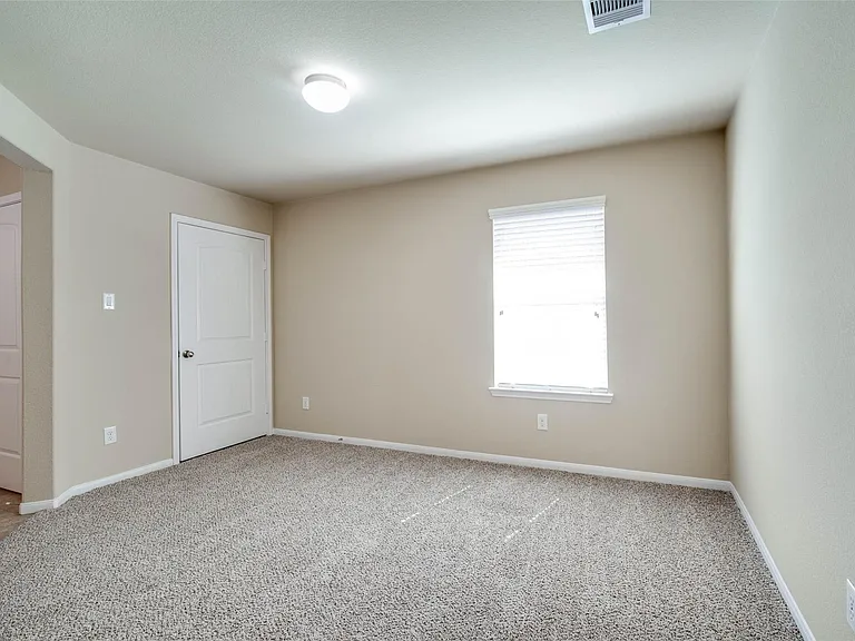 9210 Rustling Manor Ln — Photo 10