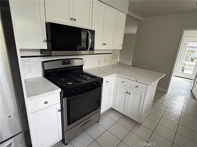 4423 Ethel Ave — Photo 9