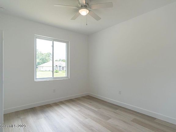 5th image of 884 Underhill Ave SE