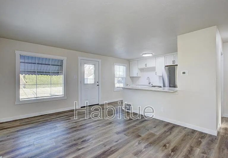 1000 N 27th St — Photo 7