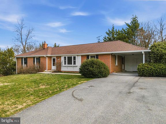 3rd image of 4037 Olney Laytonsville Rd