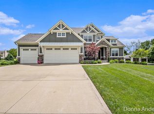 5714 Pettis Ct NE, Ada, MI 49301