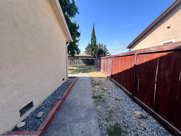 40251 Laiolo Rd — Photo 27