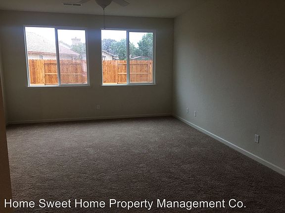 3rd image of 296 Rose Ave