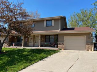 W245N6690 Bowling Green Ct, Sussex, WI 53089
