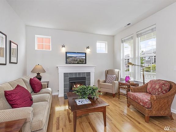 5th image of 19458 1st Ave NE