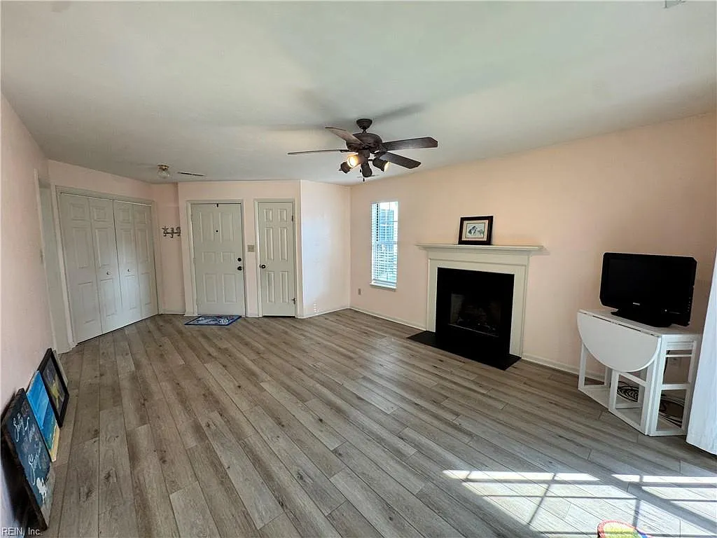 2 bed, 2.0 bath, 1412 sqft, $1,950 — Photo 1