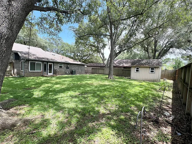 3215 Keywood Ln — Photo 22