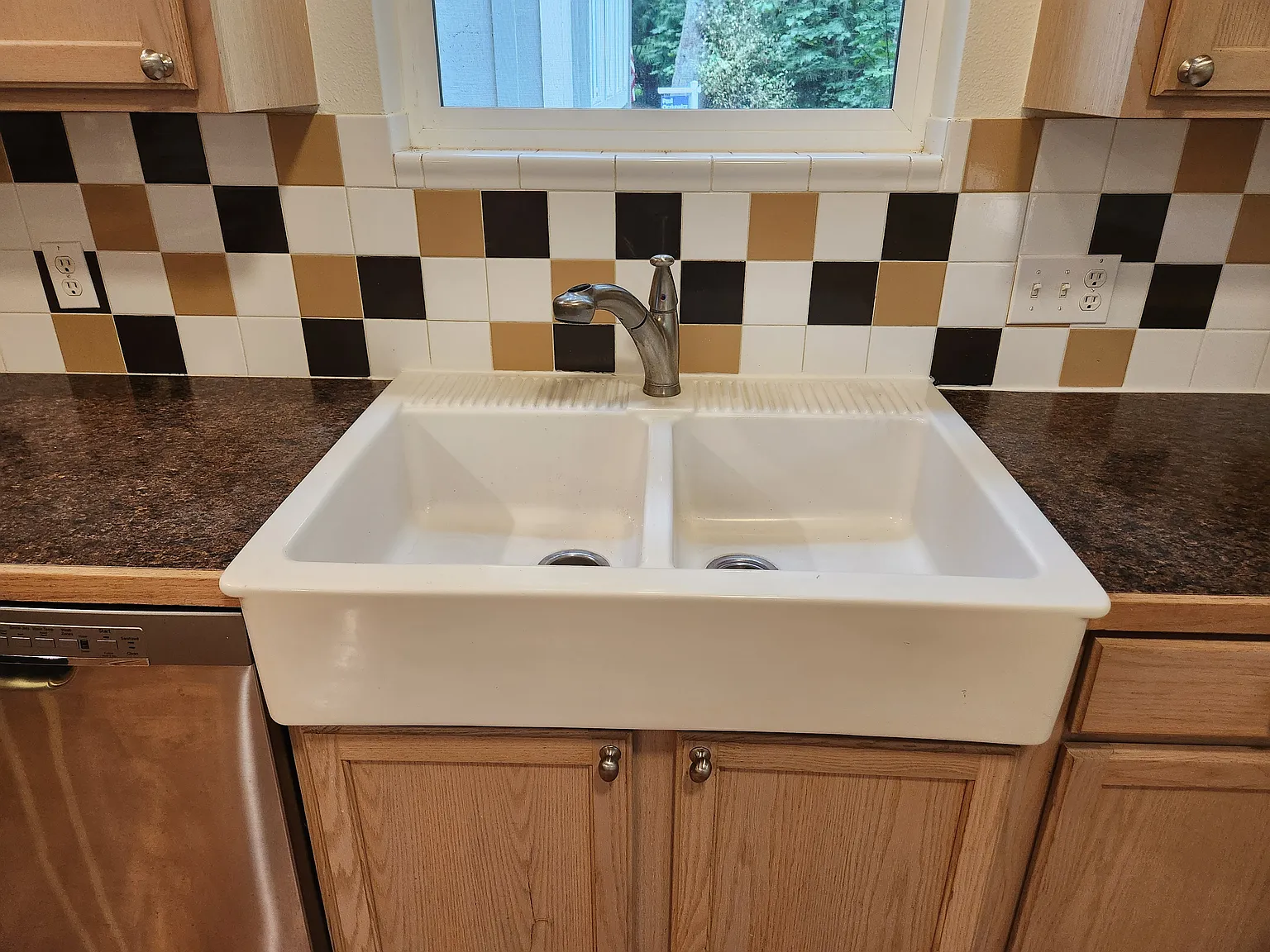 3 bed, 1800 sqft, $2,400 — Photo 4