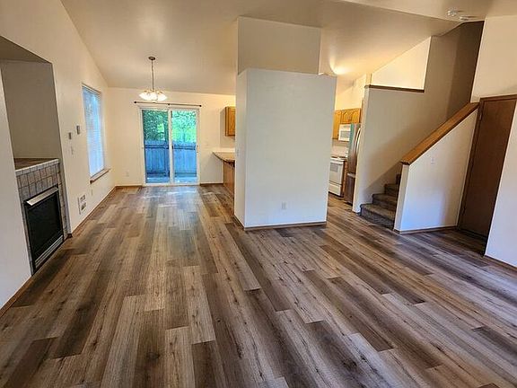 4th image of 17513 Loop Ln SE