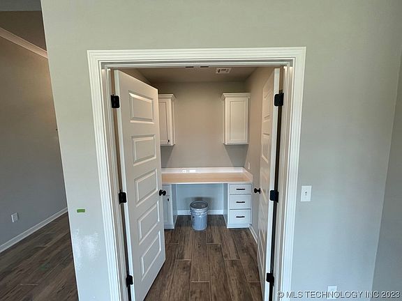 4th image of 15415 S 37th Ct