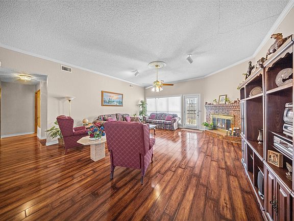 3rd image of 736 Whitewing Dr