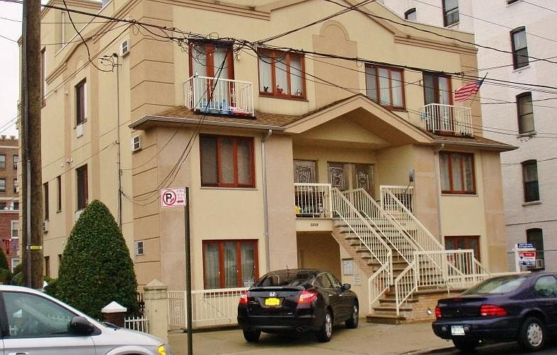 2nd image of 2214 82nd St APT 2