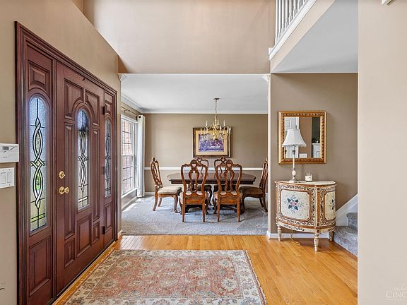 3rd image of 10181 Meadowknoll Dr