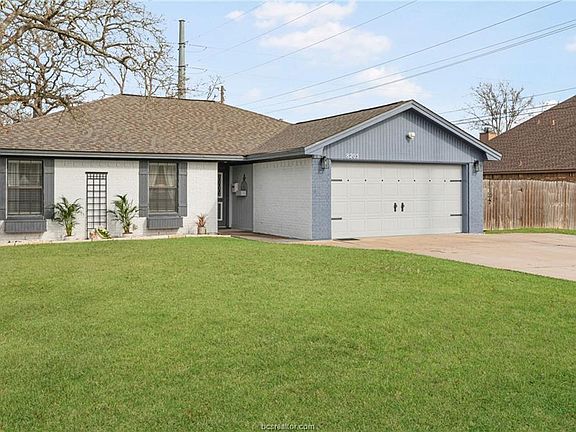 2nd image of 8205 Raintree Dr