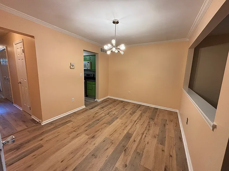 Dining Room
new Pergo flooring (installed 2025)
