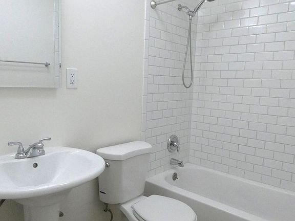 4th image of 5871 Burnham Ave #G