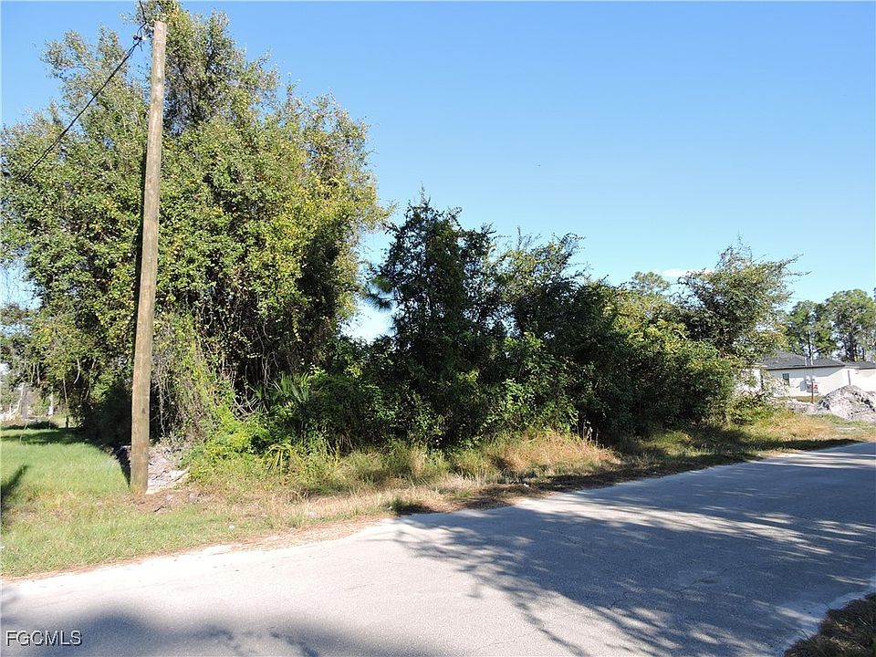 2nd image of 4820/4822 30th St SW