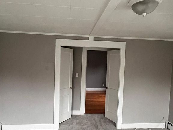 2nd image of 32 Rockland St Townhouse 2