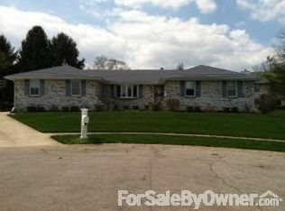 4526 Fox Pointe Ct, Columbus, IN 47203