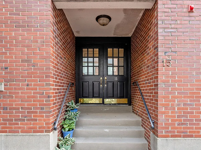15 Henley St #A — Photo 12