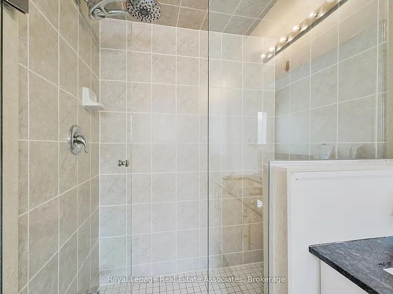 41 Mazarine Ln — Photo 35