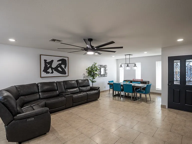 3121 E Sierra St — Photo 6