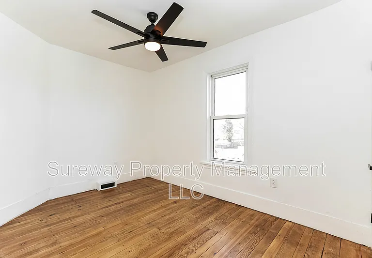 226 Greenwich Ave — Photo 16