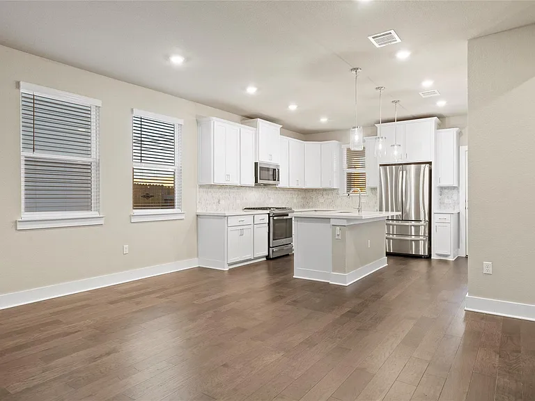 15701 Oglethorpe Dr #100 — Photo 10