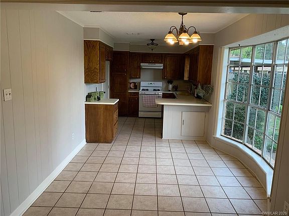 4th image of 8716 Hollow Bluff Dr