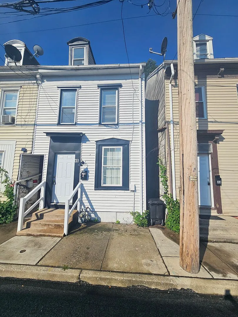Available For Now!! 3br/1ba With Garage!! — Photo 2