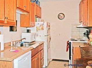 919 Johnson St APT 3, La Crosse, WI 54601