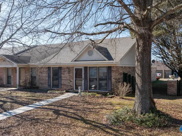 427 Cherry St NW, Hartselle, AL 35640