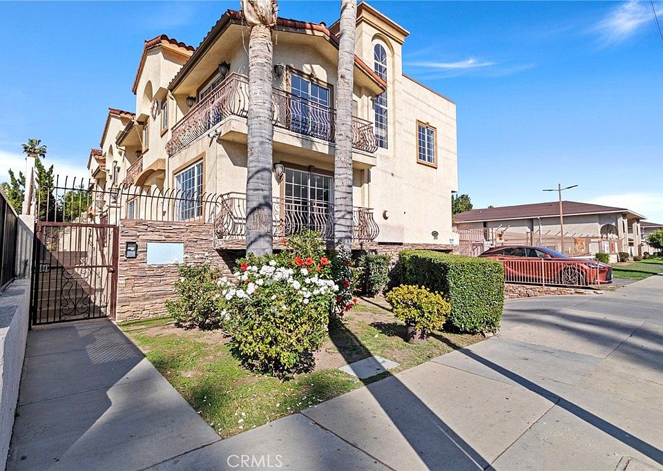 1st image of 14957 Victory Blvd Unit 101