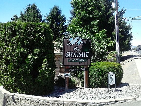 Entrance to Condominiums