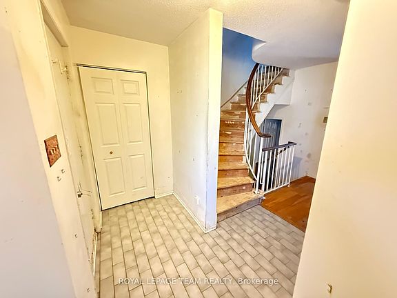 5th image of 86 Hummingbird Cres