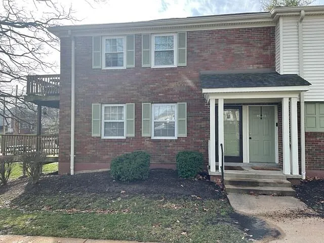 1575 Swallow Dr