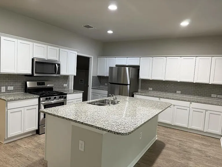 2205 Bettylou Ln — Photo 7