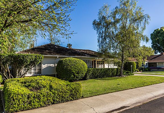 2nd image of 309 Casa Linda Dr