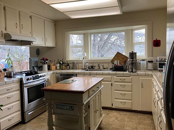 3rd image of 8773 Hufford Way